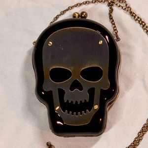 Skull Clutch with Chain
